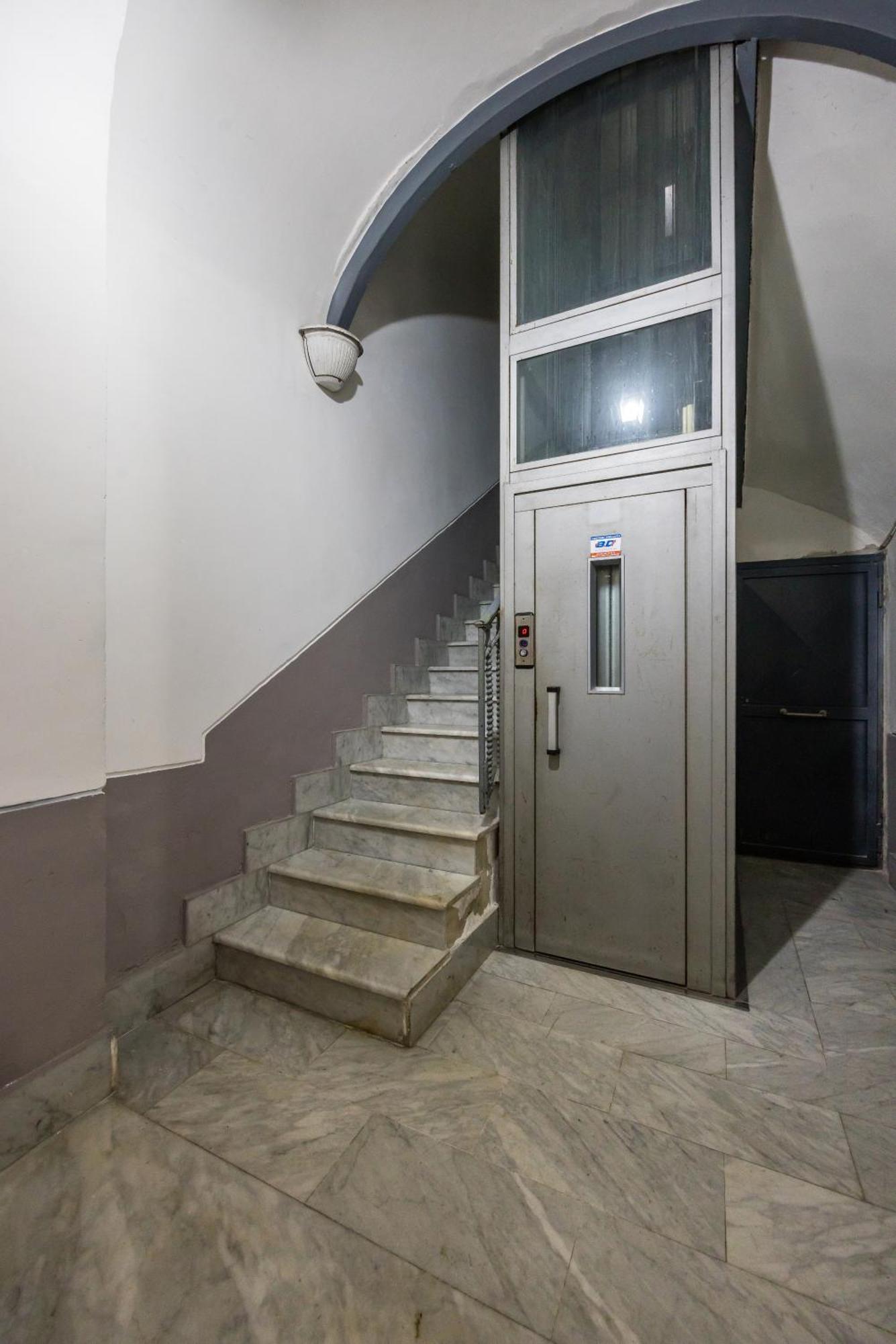 Lioy 25 By Napoliapartments Екстериор снимка