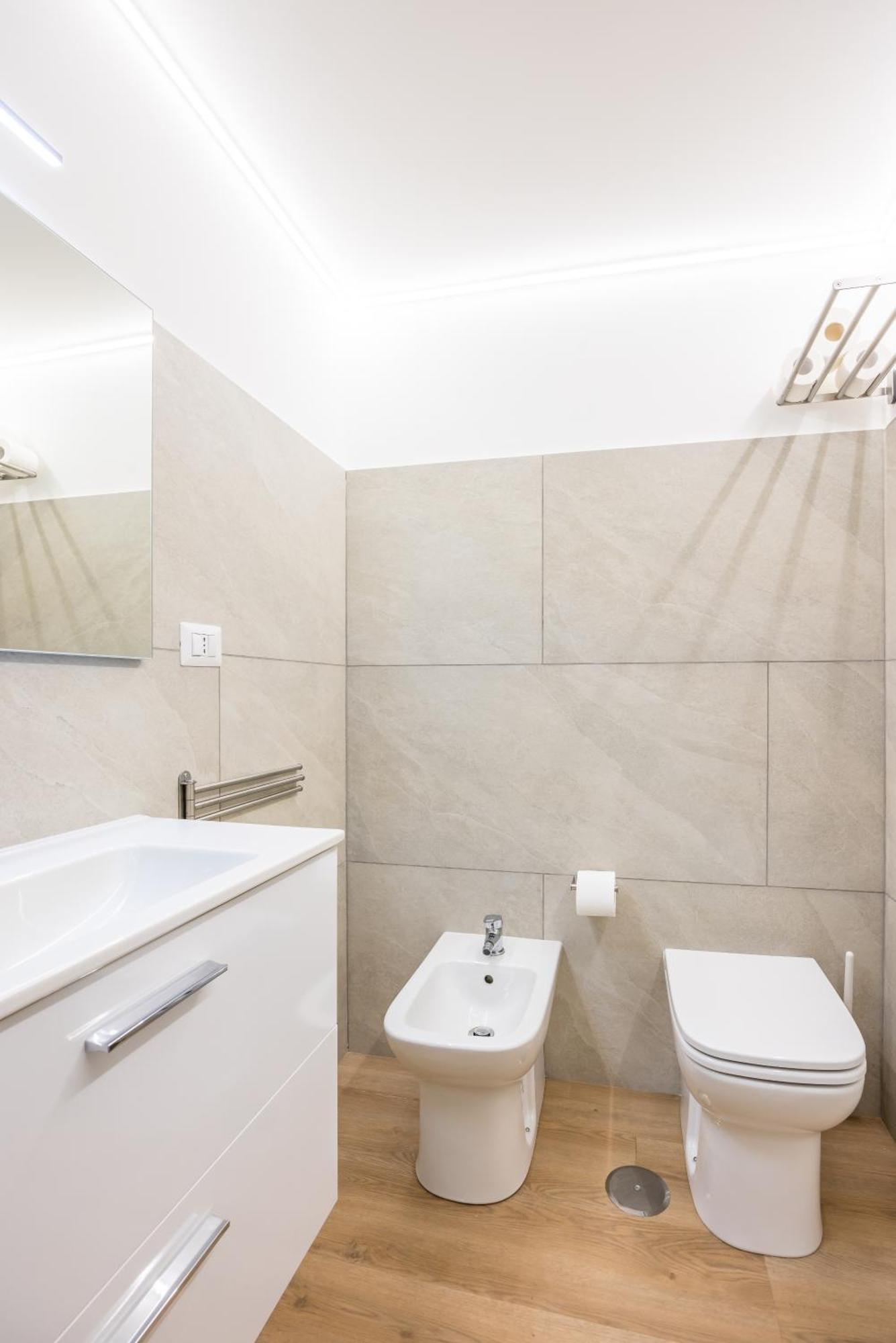 Lioy 25 By Napoliapartments Екстериор снимка