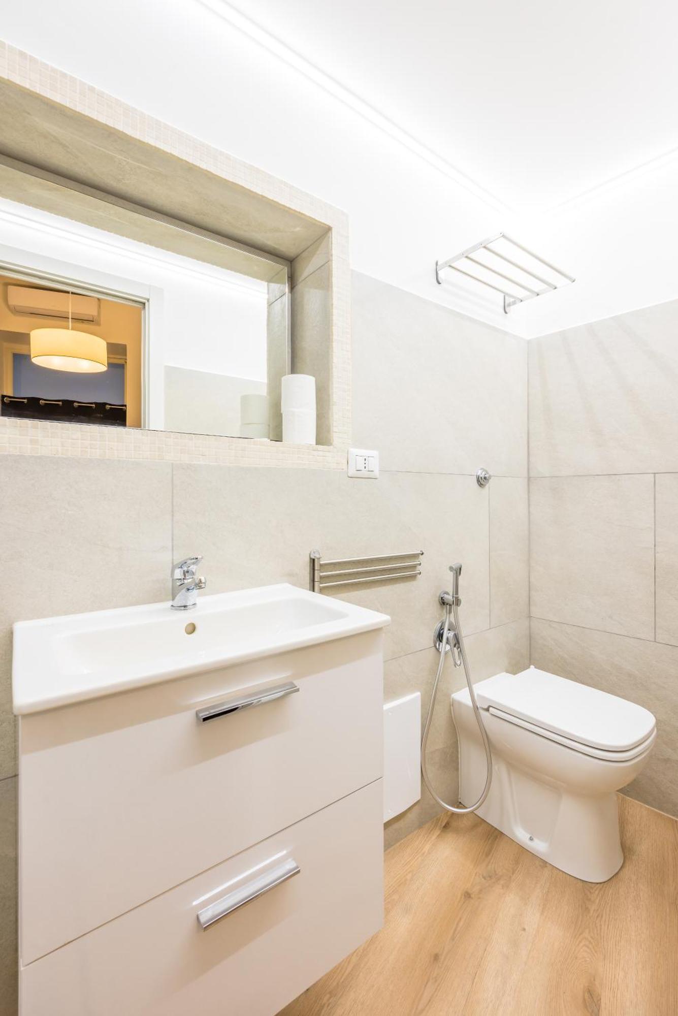 Lioy 25 By Napoliapartments Екстериор снимка