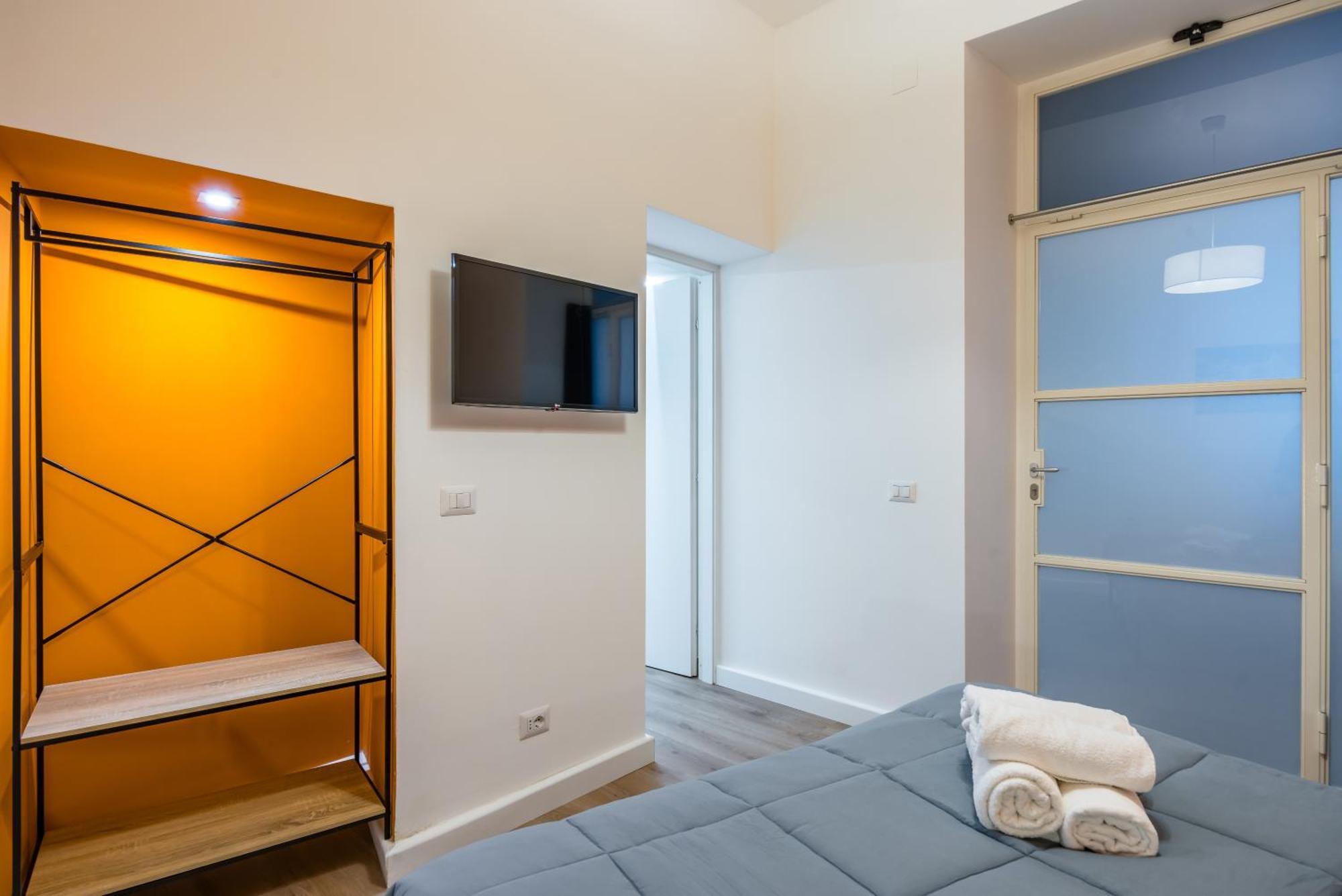 Lioy 25 By Napoliapartments Екстериор снимка