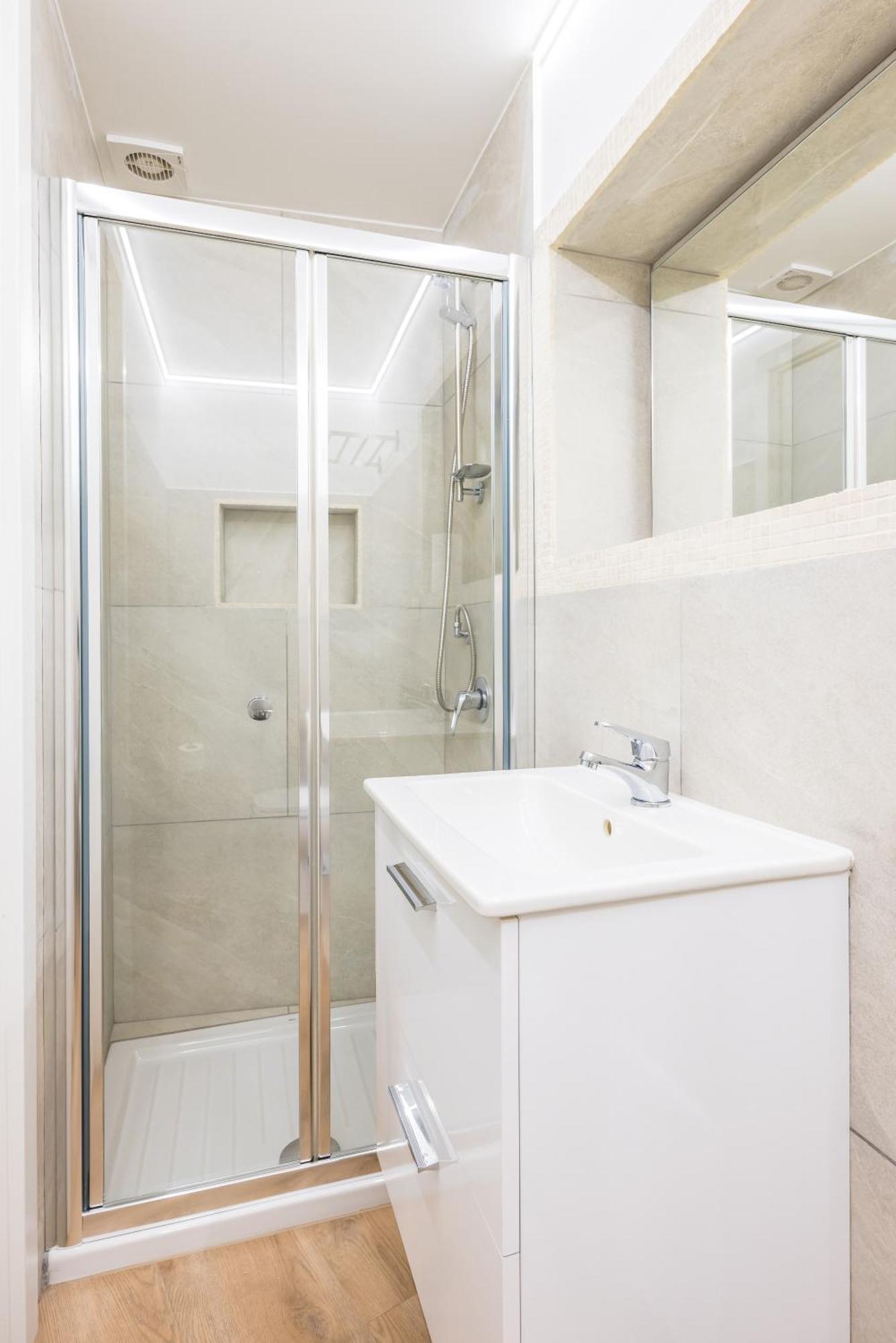 Lioy 25 By Napoliapartments Екстериор снимка